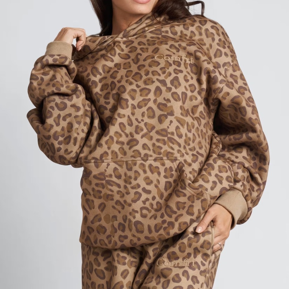 Comfrt Minimalist hoodie, brown leopard